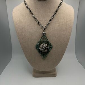 Elegant Silver and Green Pendant Necklace